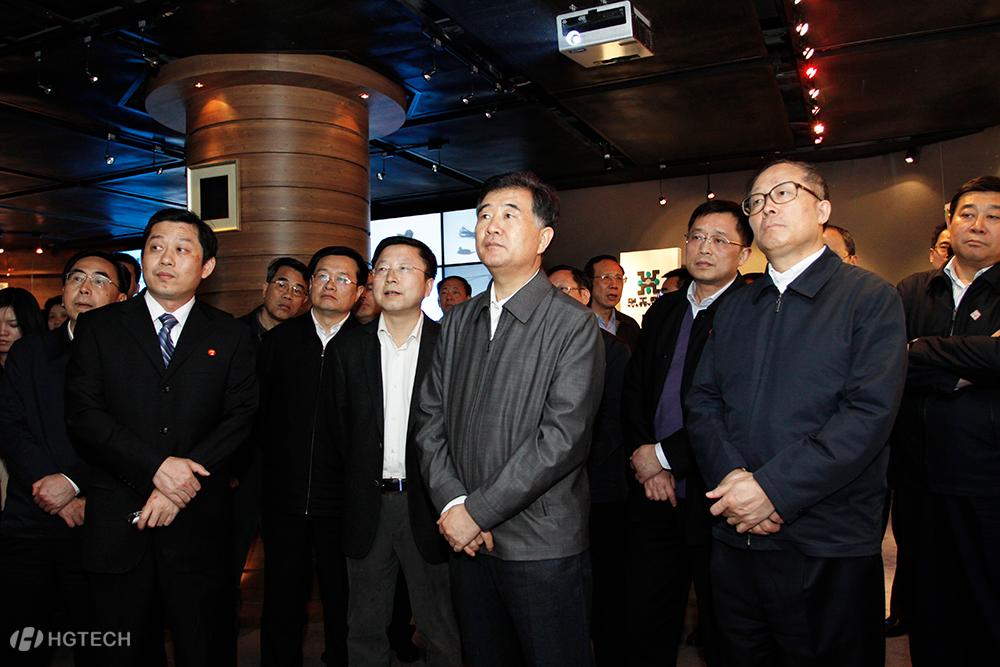 11、2012年4月9日 现任天下政协主席汪洋率团考察优发国际科技.jpg